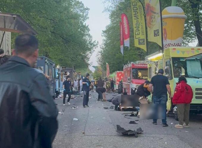 Vancouver Lapu Lapu Festival: Videos show chaos after driver plows SUV into crowd