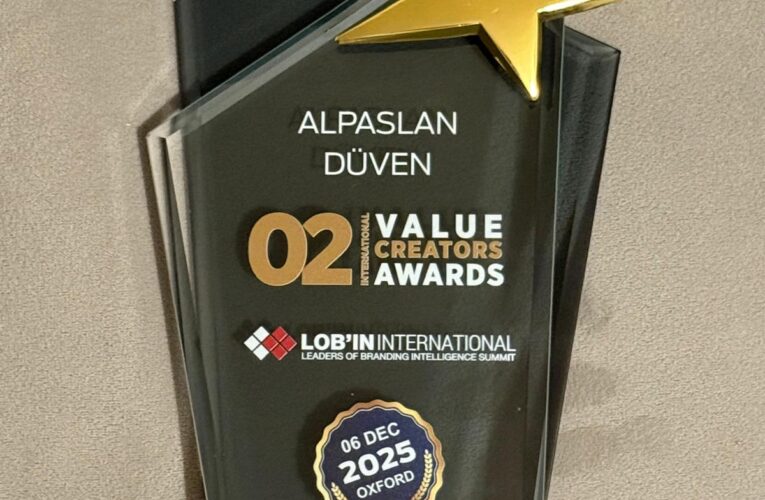 Alpaslan Düven Receives “Journalist of the Year Award”